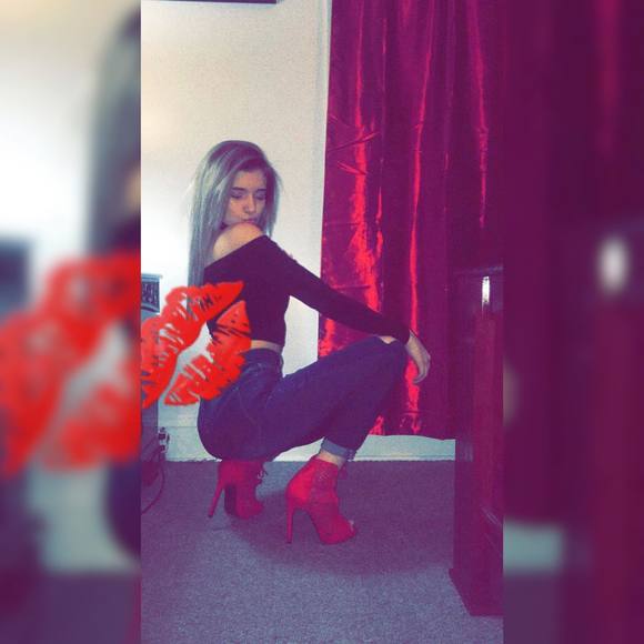 Meet your Posher, Daniela - Picture 1 of 1